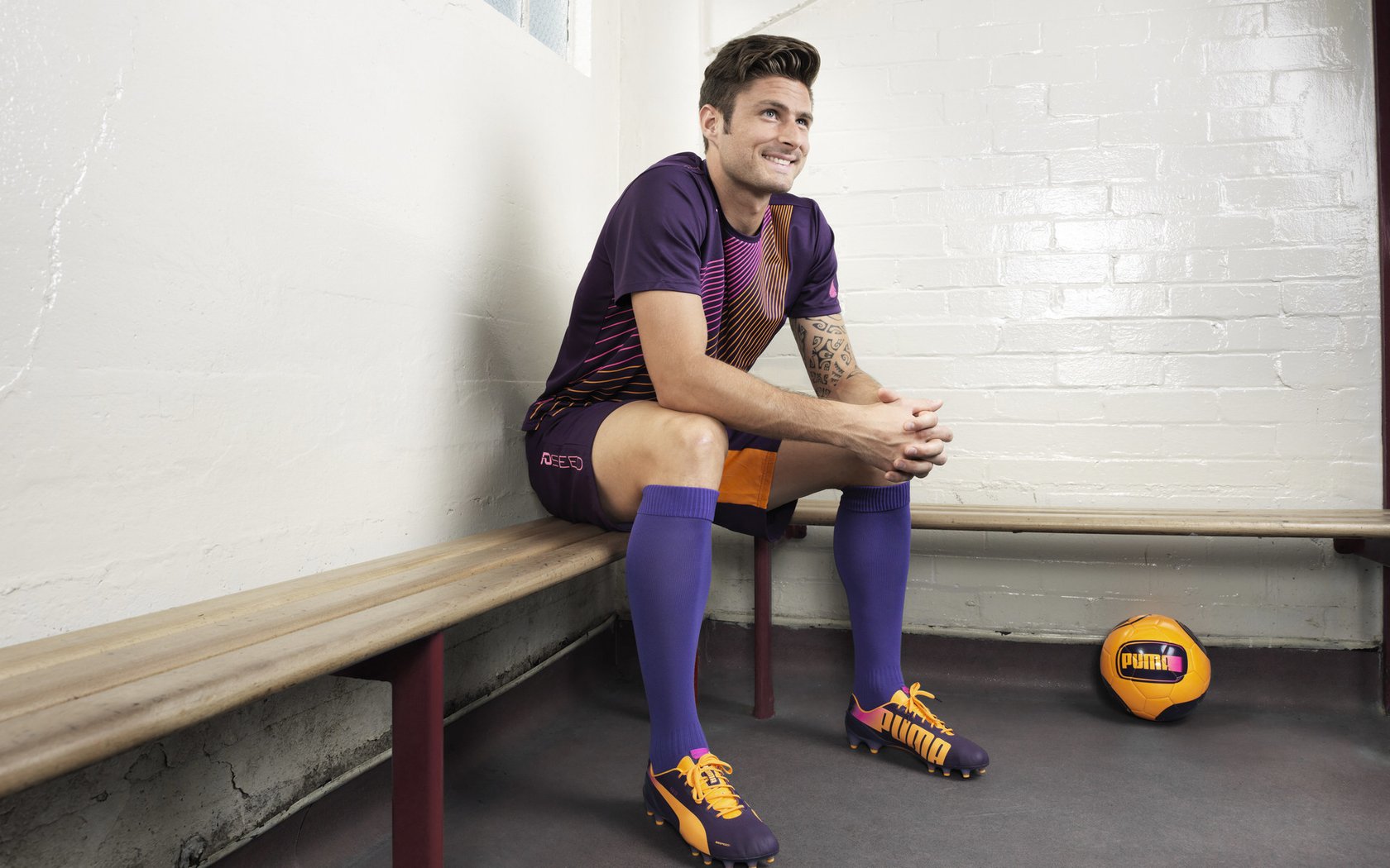 丁俊晖透露赛前习惯用轻音乐舒缓情绪，丁俊晖出场音乐